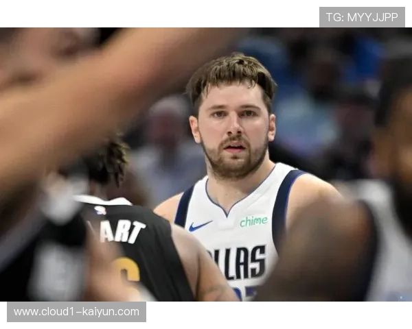 东契奇左大腿伤势成变数 独行侠客战太阳临场调整